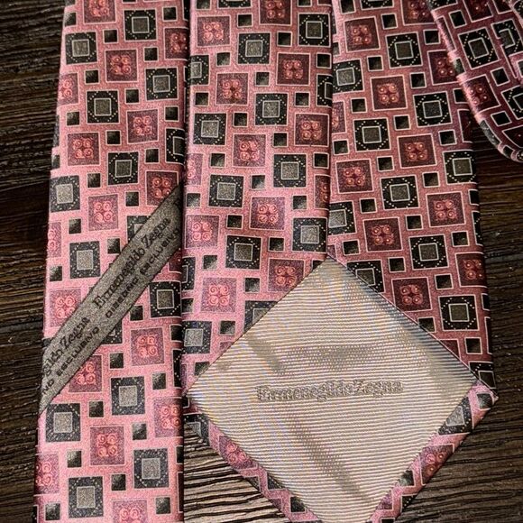 Ermenegildo Zegna Pinkish Rose Silk Tie - Picture 3 of 5